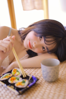 乾隆在马吃小燕子奶